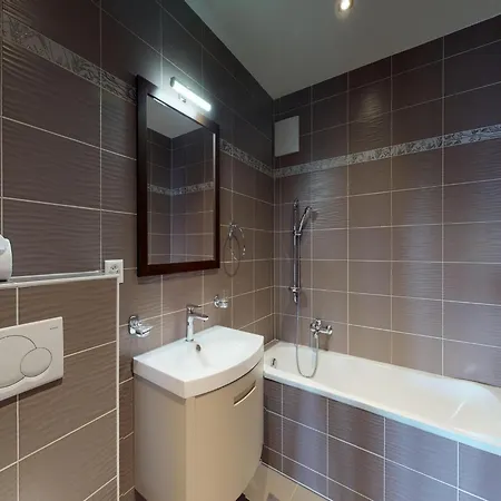 Modern In Prime Location Apartment